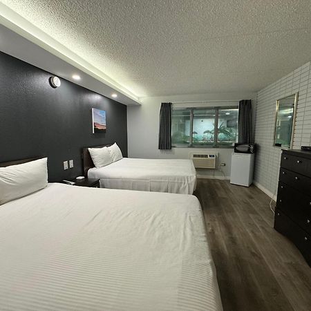 Travelodge By Wyndham Winnipeg Airport ภายนอก รูปภาพ