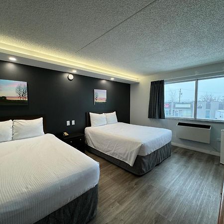 Travelodge By Wyndham Winnipeg Airport ภายนอก รูปภาพ