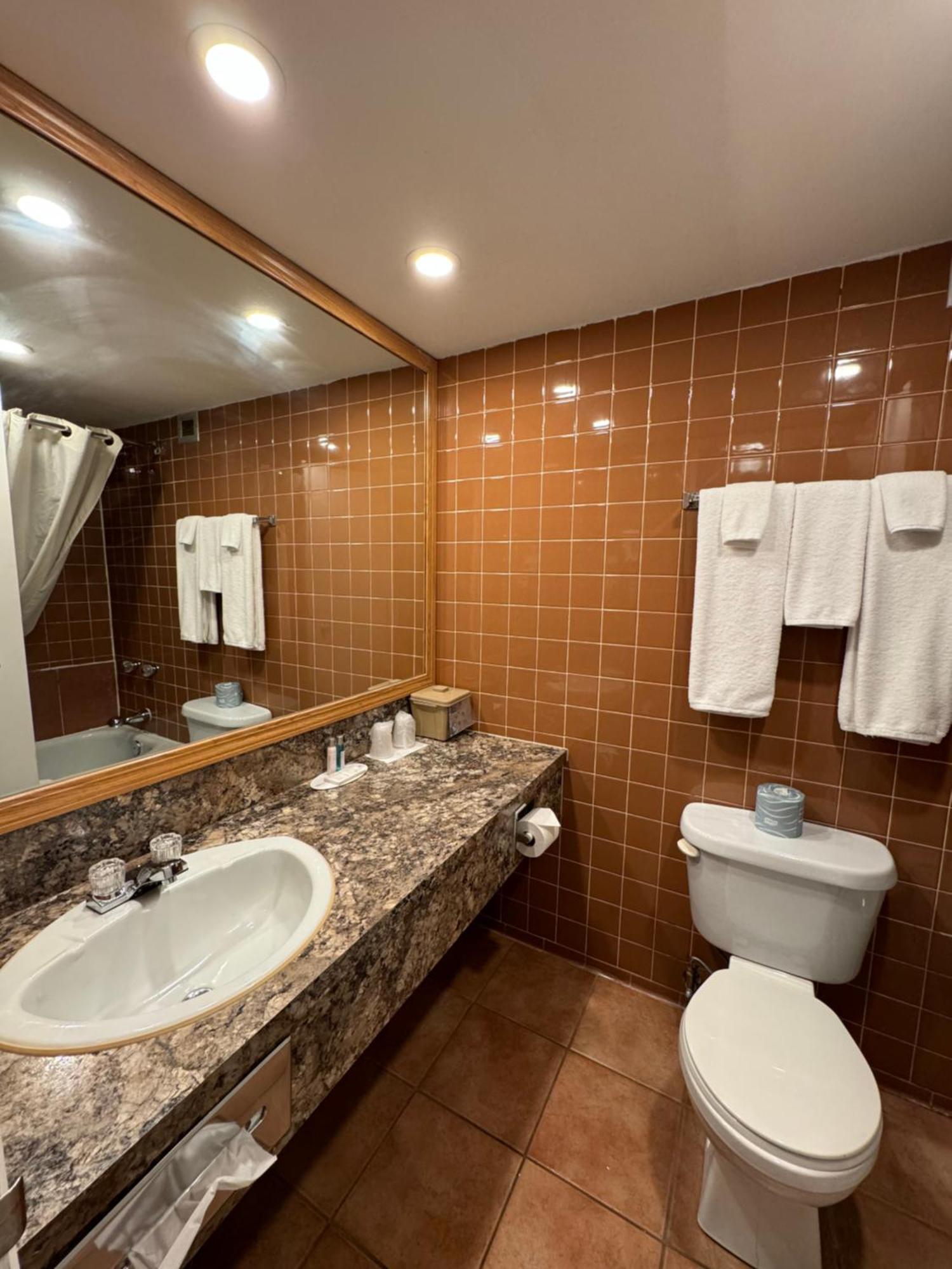 Travelodge By Wyndham Winnipeg Airport ภายนอก รูปภาพ