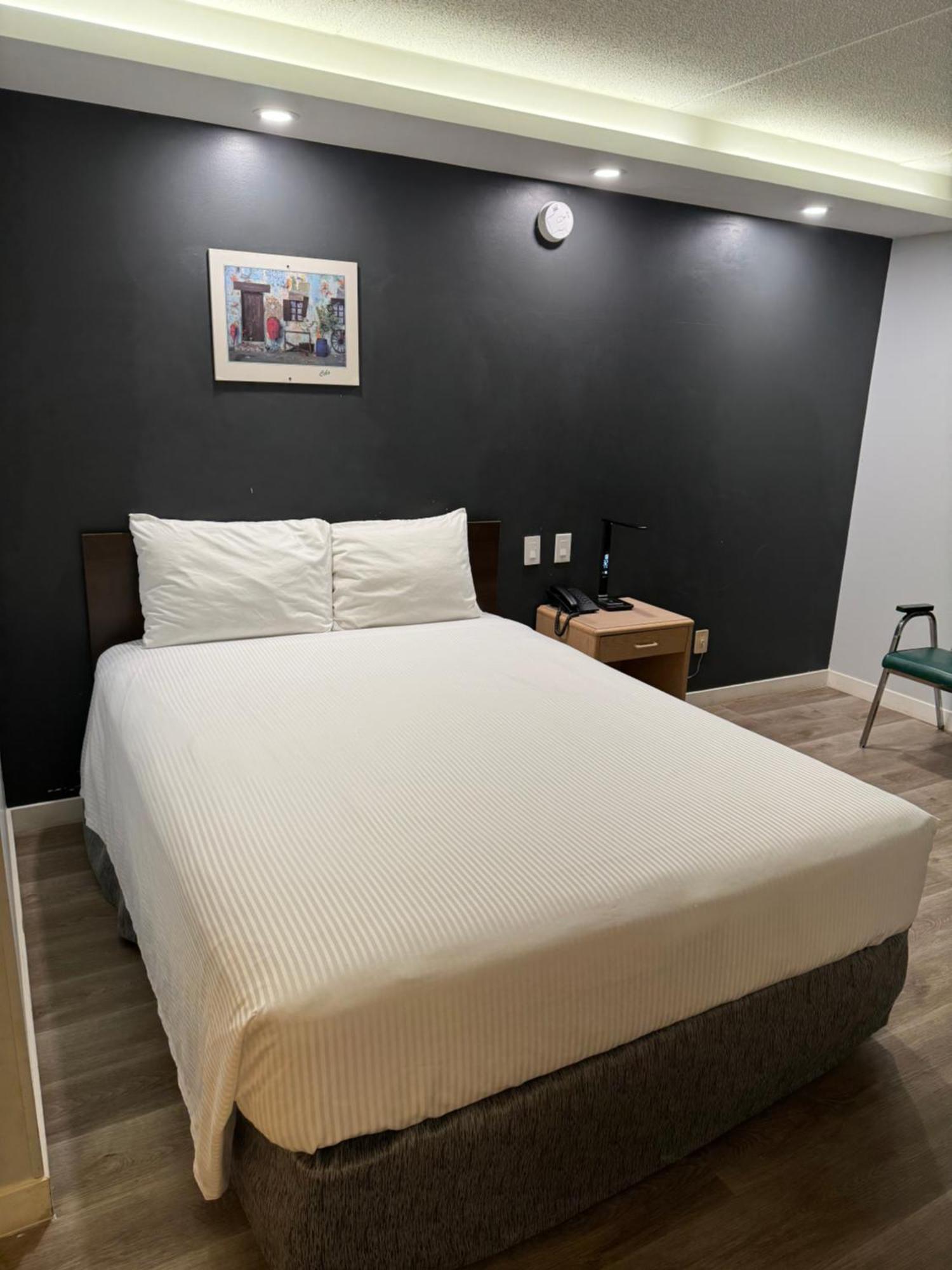 Travelodge By Wyndham Winnipeg Airport ภายนอก รูปภาพ