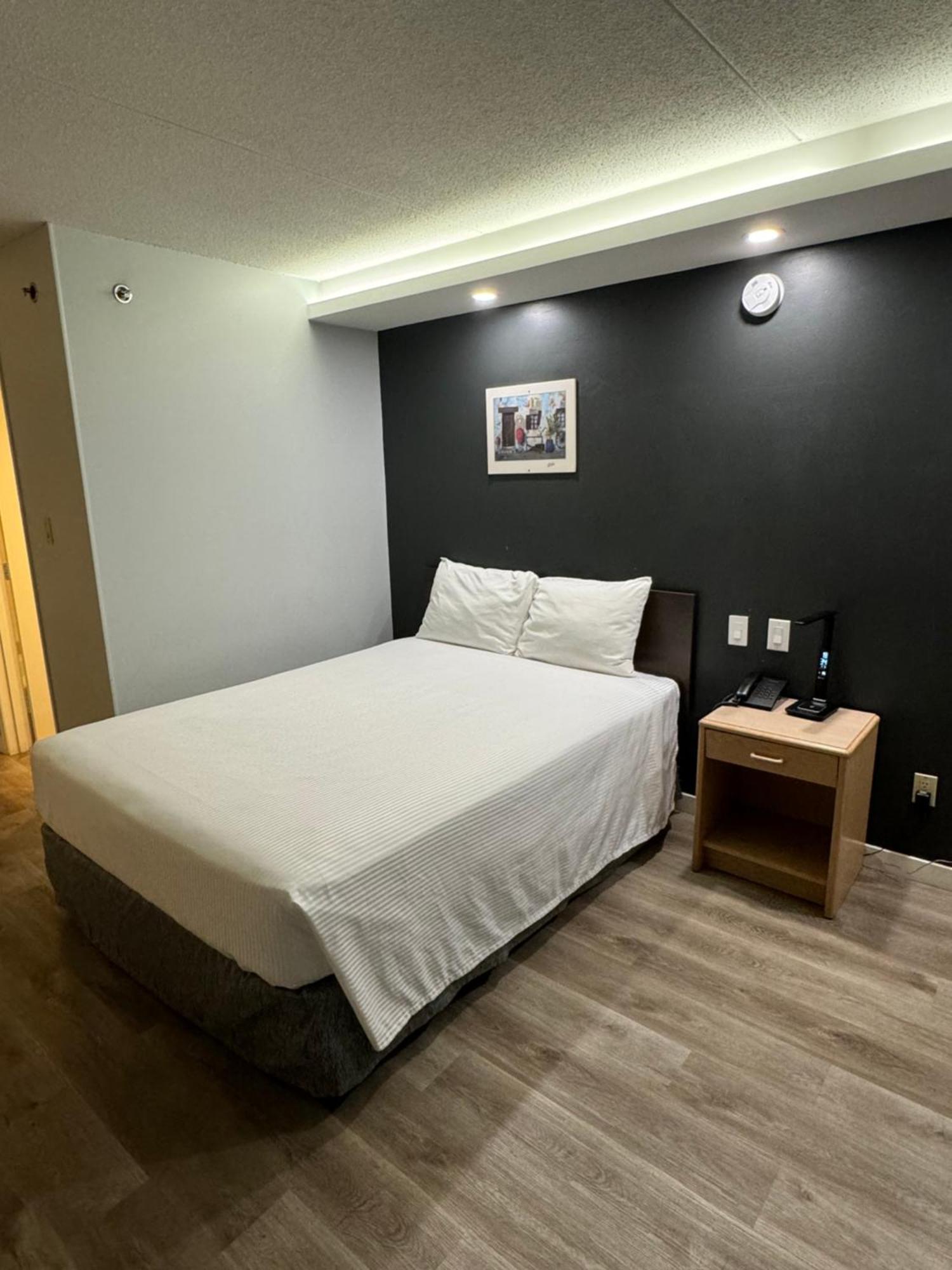 Travelodge By Wyndham Winnipeg Airport ภายนอก รูปภาพ