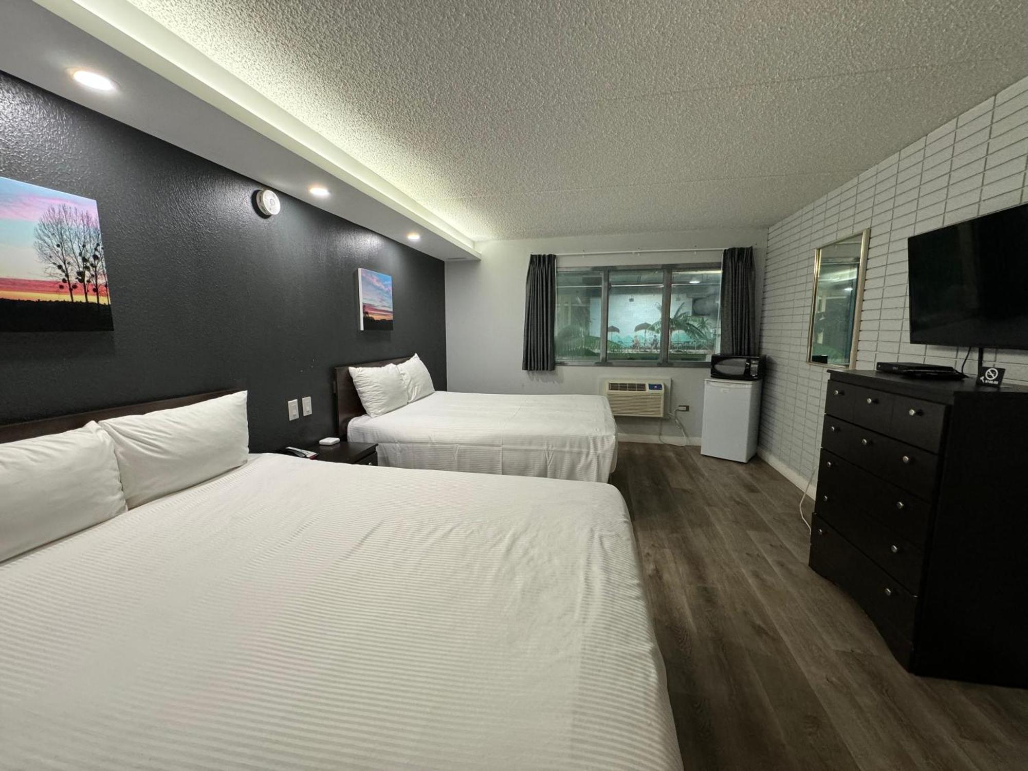Travelodge By Wyndham Winnipeg Airport ภายนอก รูปภาพ