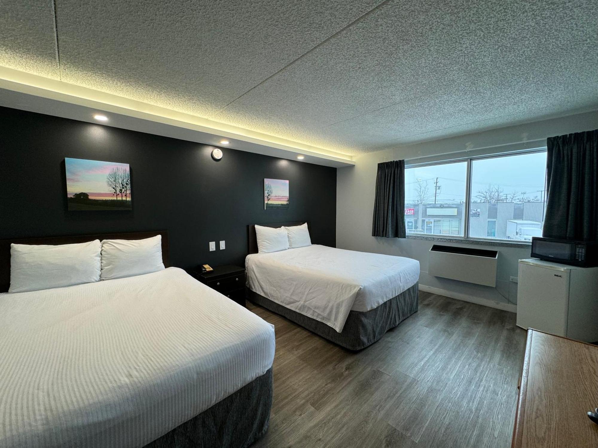Travelodge By Wyndham Winnipeg Airport ภายนอก รูปภาพ